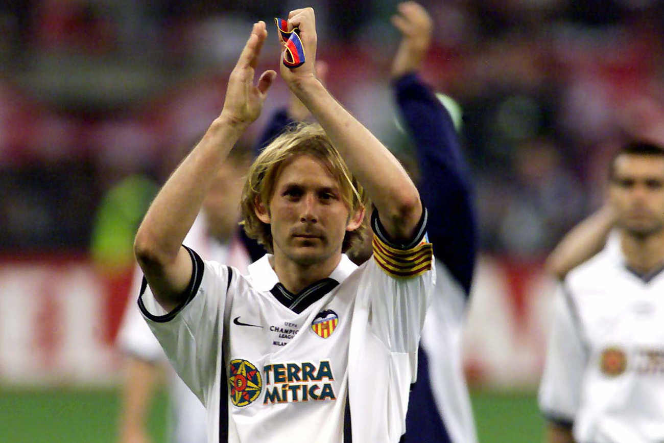 Gaizka Mendieta Klaim Spanyol Harus Jaga Bola Lawan Italia Gaizka Mendieta: “Spanyol Harus Menjaga Bola untuk Kalahkan Italia”